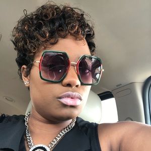 Meet your Posher, Annika